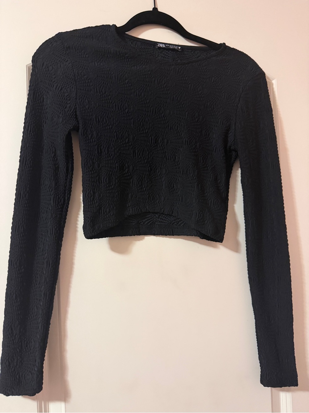 Zara Black Textured Long-Sleeve Cropped Top M